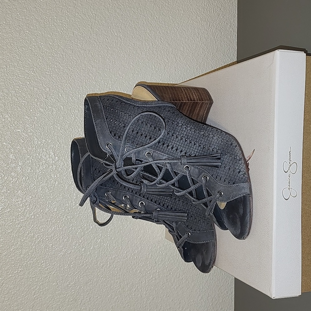 Jessica Simpson Tinnay Grey Lace Up Heels Sz8